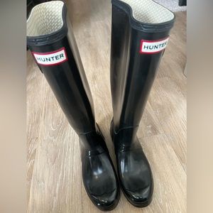 Black Gloss Hunter Boots
